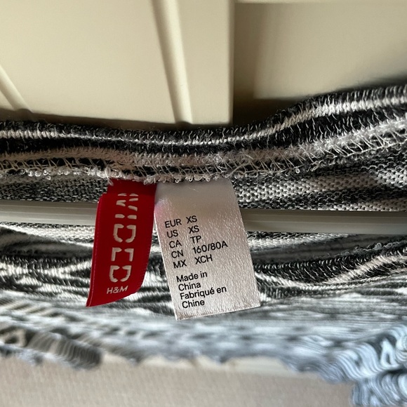 H&M Divided Patterned Sweater - S - Picture 2 of 3